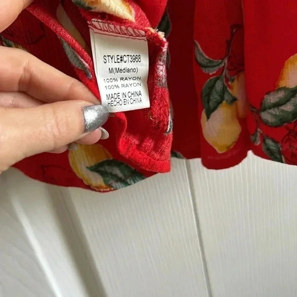CRESCENT Women's Lemon 🍋 Red Top Size M - Picture 7 of 7